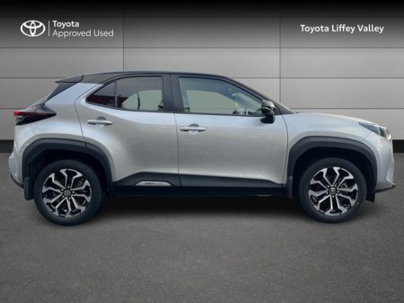 2023 Toyota Yaris Cross YARIS CROSS LUNA SPORT €27,450 thumbnail