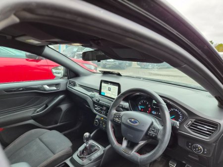 2019 Ford Focus - thumbnail 8