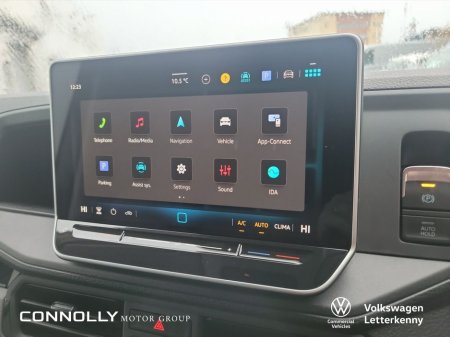 2026 Volkswagen Crafter CR35 Panel van Highline MWB 177 HP 2.0 TDI 8sp Automatic FWD €51,179 thumbnail