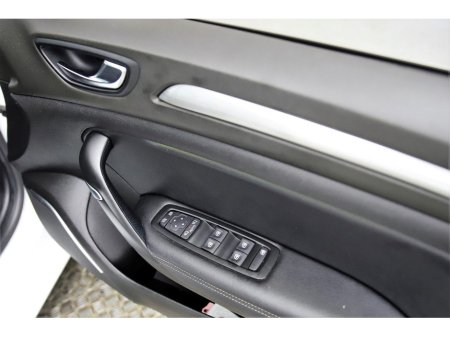 2018 Renault Megane - thumbnail 25