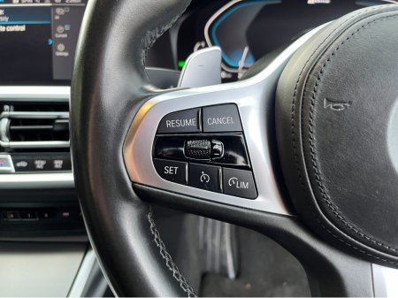 2019 BMW 3 Series 330e M-SPORT AUTOMATIC 2.0 PETROL PLUG IN HYBRID //REVERSE CAMERA//SAT NAV//FULL LEATHER HEATED SEATS// €26,950 thumbnail