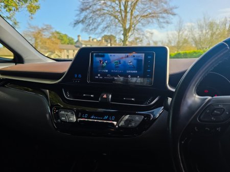 2020 Toyota Prius - thumbnail 8