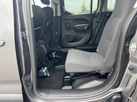 2023 Peugeot Rifter - thumbnail 24