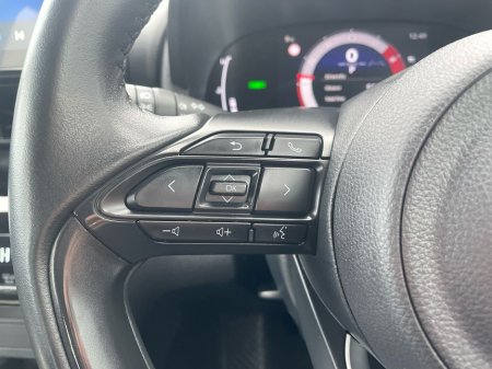 2025 Toyota Yaris Cross 1.5 Hybrid Luna thumbnail