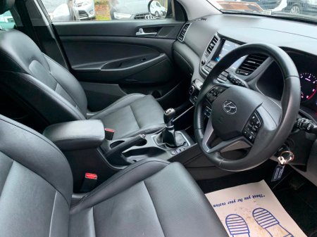 2017 Hyundai Tucson 1.7 CRDI EXECUTIVE 5DR // GREAT CONDITION // LEATHER, HEATED SEATS AND SAT NAV // €12,950 thumbnail