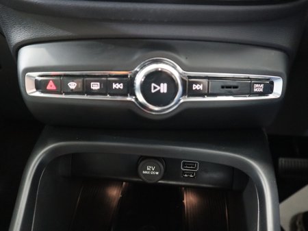 2023 Volvo XC40 - thumbnail 22