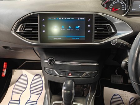 2018 Peugeot 308 - thumbnail 17