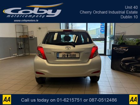 2014 Toyota Yaris - thumbnail 9