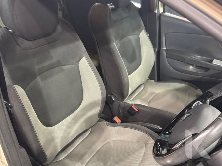 2017 Renault Captur 1.2 PETROL AUTO - CRUISE CONTROL - HEATING / AC CONTROLS - ALL ELECTRIC WINDOWS €14,450 thumbnail