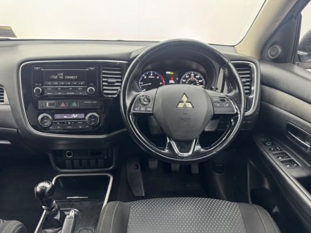 2017 Mitsubishi Outlander - thumbnail 11