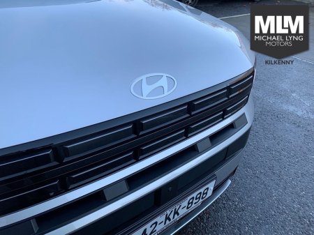 2024 Hyundai Santa Fe PHEV Premium 1.6 €54,995 thumbnail