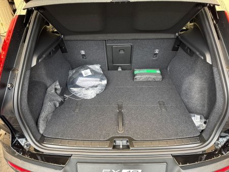 2026 Volvo EX40 - thumbnail 9