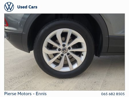 2025 Volkswagen T-Roc - thumbnail 6