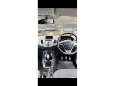 2011 Ford Fiesta - thumbnail 9