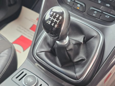 2016 Ford Kuga - thumbnail 26