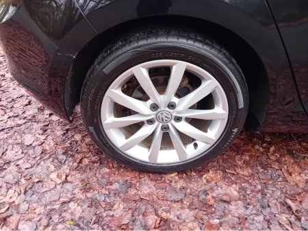 2016 Volkswagen Golf HIGHLINE 1.6 TDI MANUAL 5 SPEED 110HP 5DR @ REDDY 2 DRIVE LTD €13,850 thumbnail