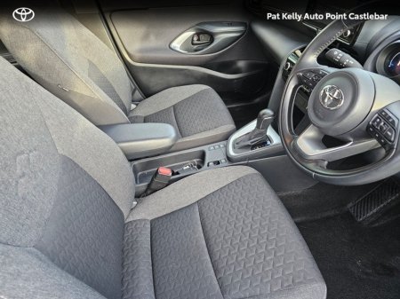 2023 Toyota Yaris Cross YARIS CROSS LUNA €27,900 thumbnail