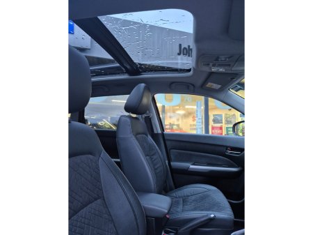 2025 Suzuki Vitara 1.5 S1-HEV SZ5 AGS 5DR €30,000 thumbnail