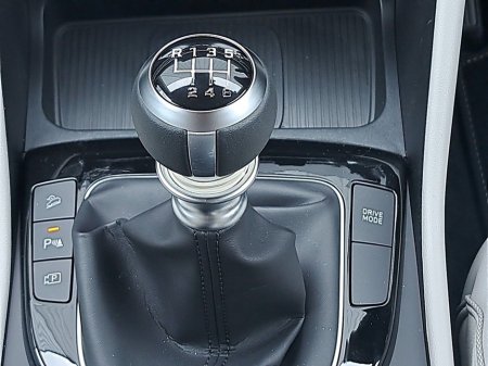 2025 Hyundai Tucson Platinum Automatic Plug in Hybrid with panomaric sunroof. €47,450 thumbnail