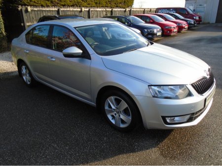 2017 Skoda Octavia 171/AMBITION 1.6 TDI 110-BHP 5SP/PARKING SENSORS/FOGS/ALLOYS/AIR-CON/ARMREST/BLUETOOTH/FINANCE/CARD PAYMENTS & WARRANTY AVAILABLE/LOW-TAX€180