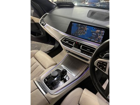 2022 BMW X5 xDrive45e xLine €57,950 thumbnail