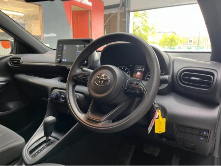 2022 Toyota Yaris - thumbnail 7