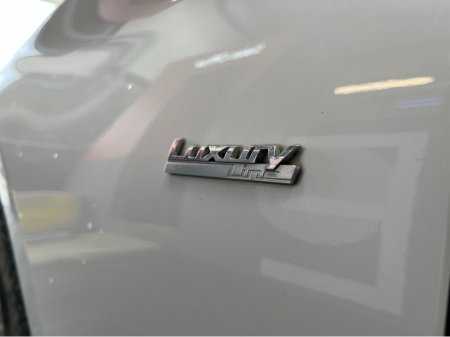 2017 BMW 5 Series - thumbnail 8