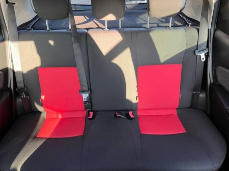 2015 Toyota Yaris - thumbnail 12