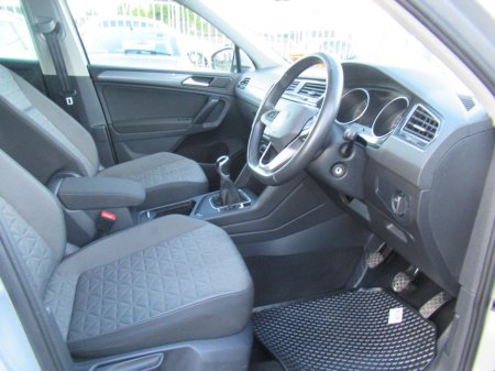 2023 Volkswagen Tiguan Life 2.0tdi M6F 122HP 5 €33,990 thumbnail