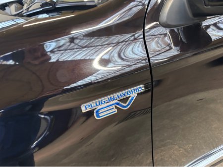 2019 Mitsubishi Outlander OUTL PHEV S-EDI S-EDITION 4DR AUTO €20,999 thumbnail