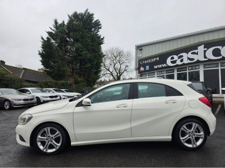 2015 Mercedes-Benz A Class A180  SUNFOOF PANO ROOF - HALF LEATHER HEATED SEATS - REV CAMERA - HI SPEC / SYSTEM LOW ROAD TAX BAND / SIMI DEALER €16,450 thumbnail
