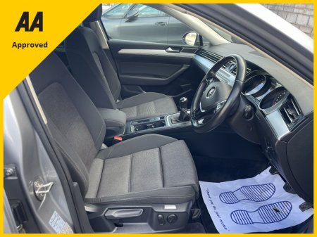 2018 Volkswagen Passat - thumbnail 10