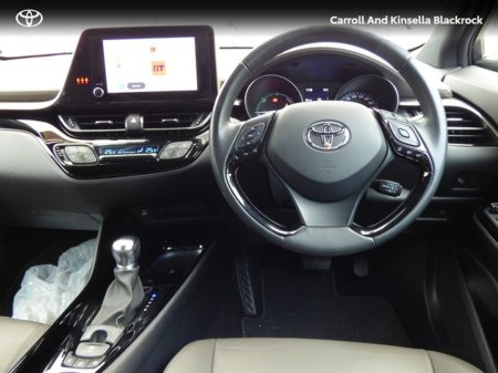 2023 Toyota C-HR Hybrid Sol €31,450 thumbnail