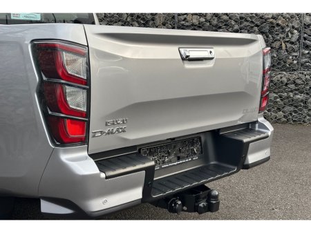 2025 Isuzu D-MAX - thumbnail 9