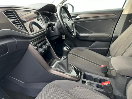 2018 Volkswagen T-Roc 1.0 TSI DESIGN 115HP LOW KM €17,995 thumbnail