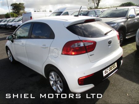 2016 Kia Rio - thumbnail 5