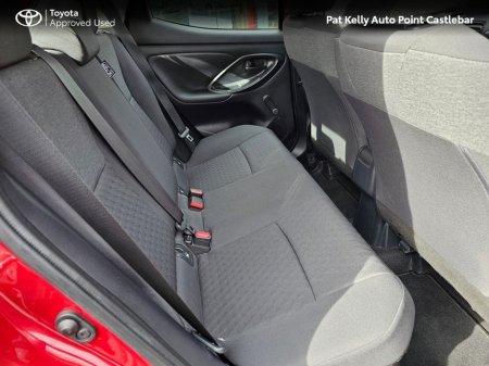 2021 Toyota Yaris - thumbnail 11