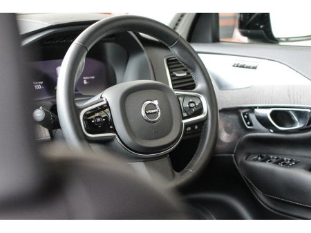 2022 Volvo XC90 RECHARGE T8 ULTIMATE DARK AWD €59,899 thumbnail