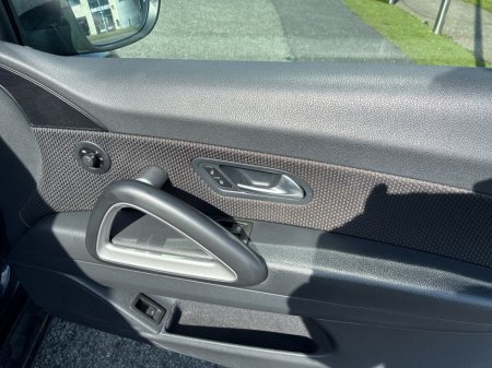 2013 Volkswagen Scirocco - thumbnail 11