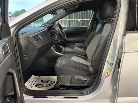 2025 Volkswagen Polo POLO R-LINE 1.0 TSI 95HP D7F €29,950 thumbnail