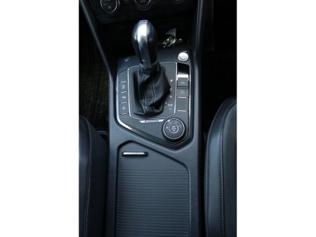 2019 Volkswagen Tiguan 2.0TDI 150BHP R-LINE EDITION 4 MOTION AUTOMATIC // 1 OWNER CAR WITH ONLY 95, 000KMS // BUY WITH CONFODENCE AA AND SIMI APPROVED DEALER 2025 // FINANCE ARRANGED // ALL TRADE INS WELCOME // €30,950 thumbnail