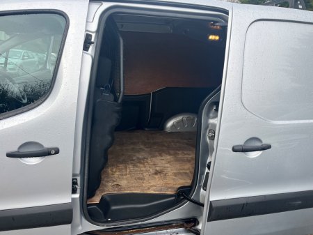 2017 Peugeot Partner - thumbnail 6