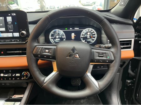 2024 Mitsubishi Outlander - thumbnail 9