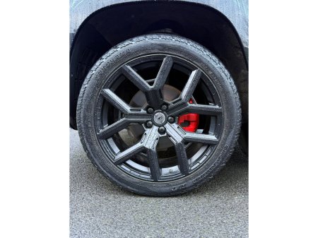 2021 Land Rover Defender 110 2.0D SD4 SE €63,995 thumbnail