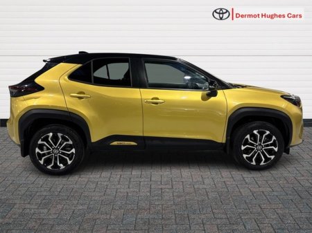 2023 Toyota Yaris Cross LUNA SPORT BI-TONE HYBRID AUTO €28,950 thumbnail