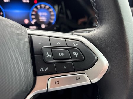 2023 Volkswagen Golf 2.0 TDI 115HP Style €29,975 thumbnail