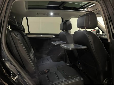 2018 Volkswagen Tiguan Allspace CL 2.0 TDI MANUAL 6SPEED FWD 150HP 5DR €22,900 thumbnail