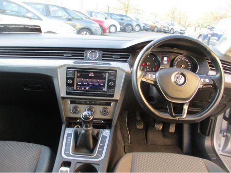 2018 Volkswagen Passat - thumbnail 11