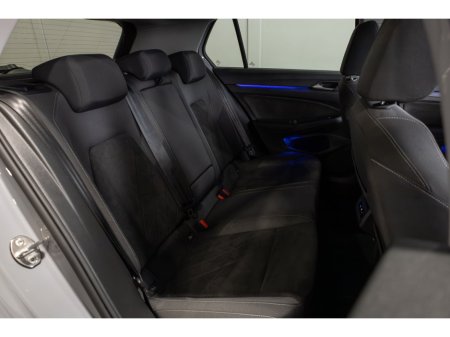 2023 Volkswagen Golf 2.0 TDI 115HP Style €28,450 thumbnail