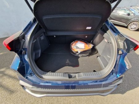 2024 Toyota C-HR Sport €35,495 thumbnail